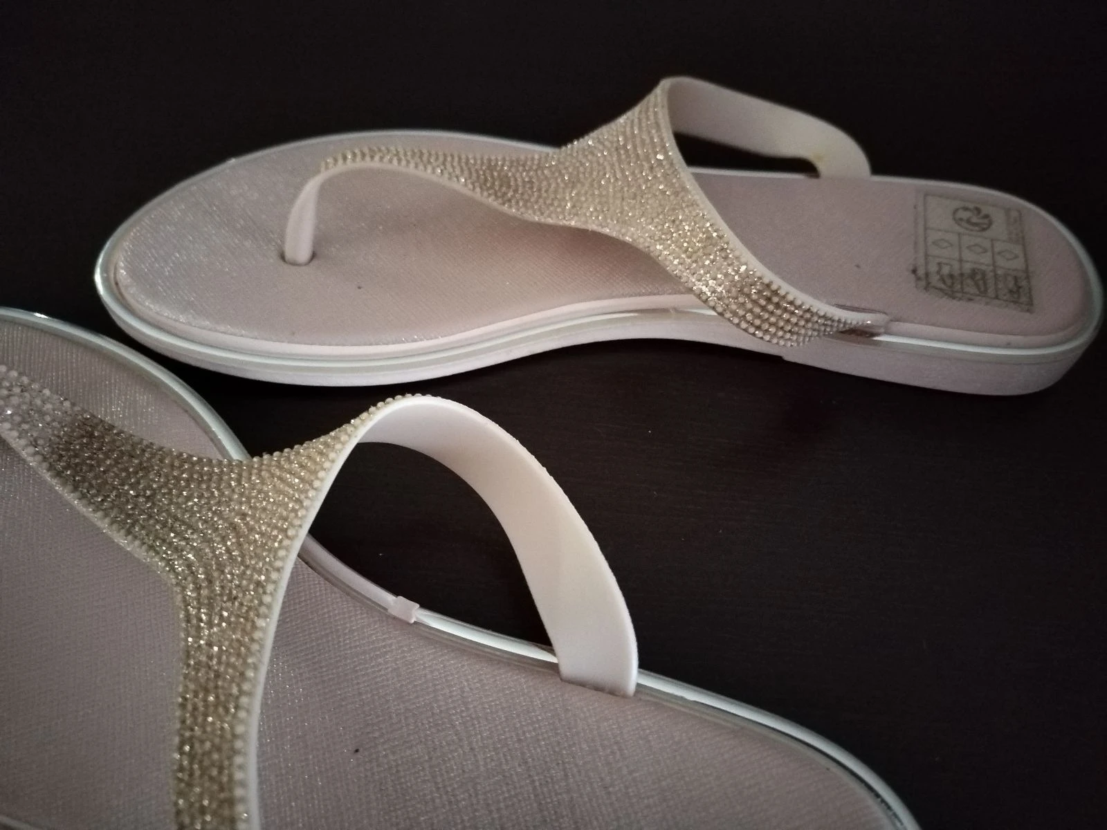 Beautiful pink and glitter strappy sandals, very comfortable and very soft, size 38. – photo 5
